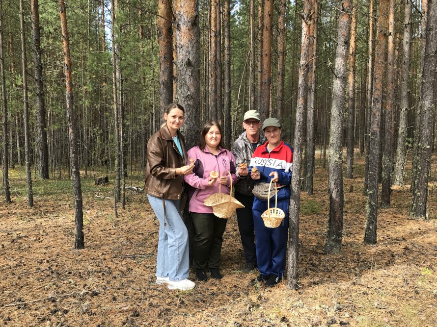 «Сбор первых грибов»