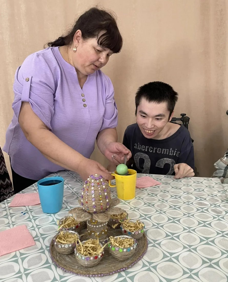 «Пасха в сердце: творчество и единение в отделении милосердия»