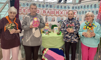 «Тепло ваших рук»: выставка, сотканная из заботы 