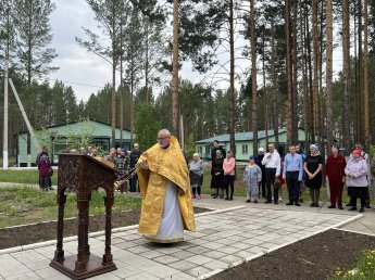 Божественная литургия в часовне святителя Луки Крымского на территории Чунского дома социального обслуживания