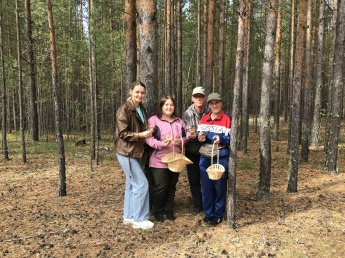 «Сбор первых грибов»