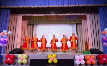 Концерт «Всё начинается с женщины»
